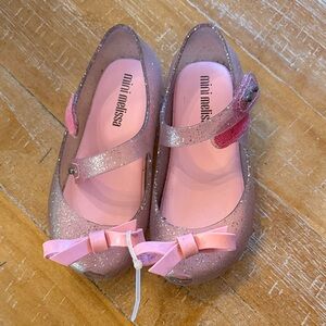 Mini Melissa Sparkly Pink Bow Shoes